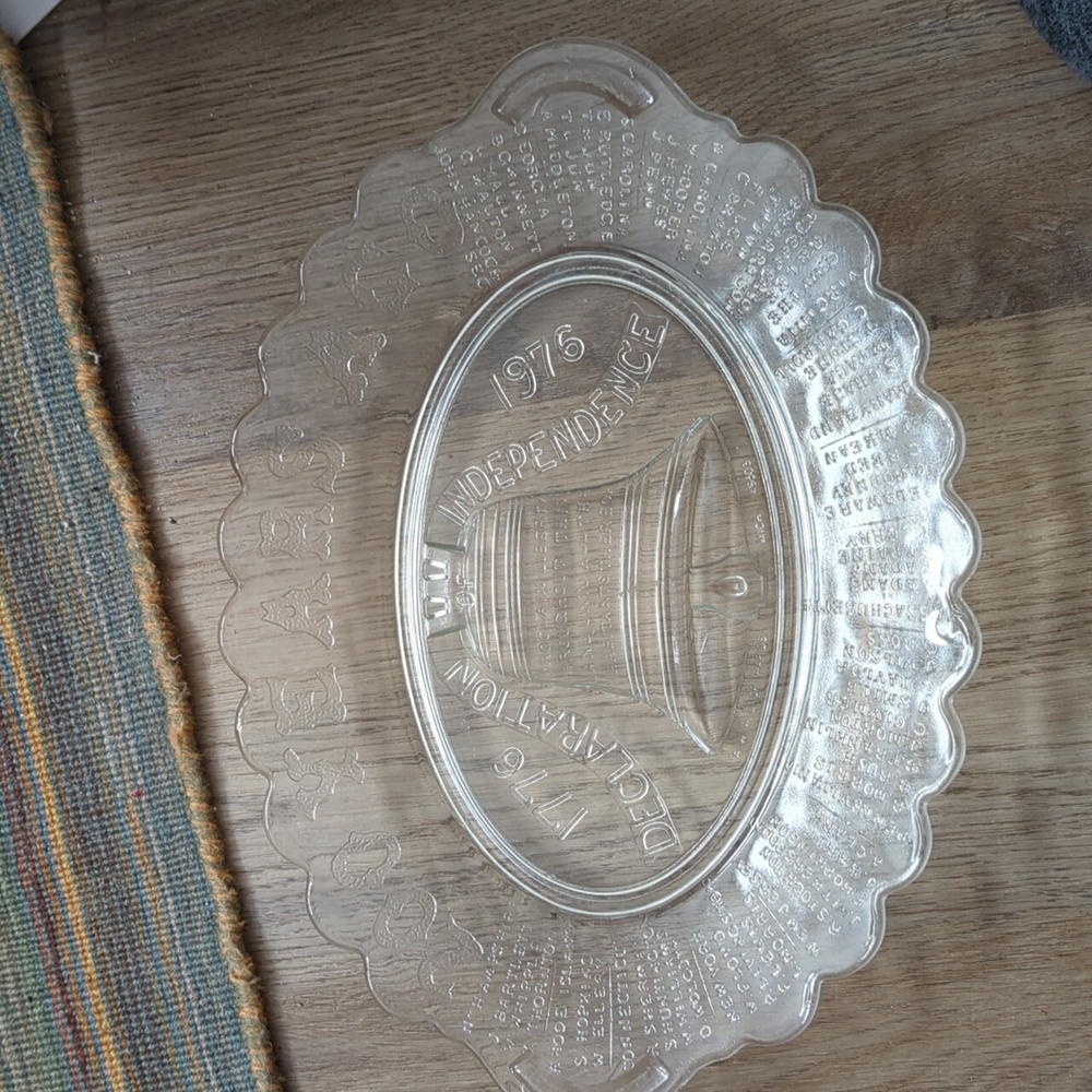 1776 1976 200 Years JOHN HANCOCK Declaration Independence Embossed Glass Plate